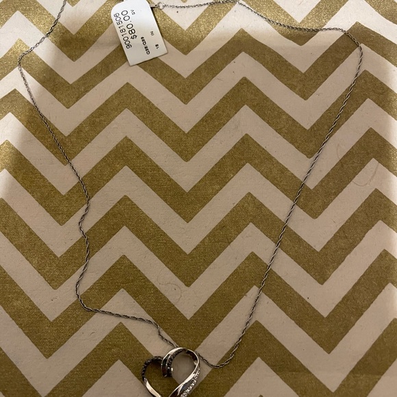 Necklaces - Picture 4 of 4